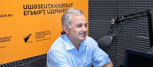 ААУ Афилологиатә факультет адекан, адоцент Баҭал Ҳагәышь ААУ Афилологиатә факультет адекан, адоцент Баҭал Ҳагәышь - Sputnik Аҧсны