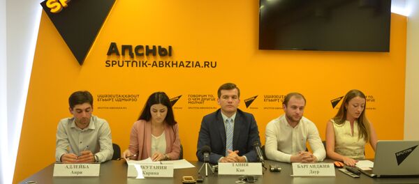 Sputnik Аԥсны паресс-центр аҿы акциа Бежим со смыслом аиҿкааҩцәа аихшьаалақәа ҟарҵеит. Sputnik Аԥсны паресс-центр аҿы акциа Бежим со смыслом аиҿкааҩцәа аихшьаалақәа ҟарҵеит. - Sputnik Аҧсны