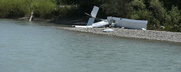 Обломки прогулочного легкомоторного самолета упавшего в Пицунде Обломки прогулочного легкомоторного самолета упавшего в Пицунде - Sputnik Абхазия