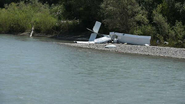 Обломки прогулочного легкомоторного самолета упавшего в Пицунде - Sputnik Абхазия