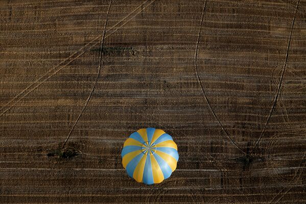 Воздушный шар с воздушным шаром летит во время соревнования по воздушному шару в Тоди - Sputnik Абхазия