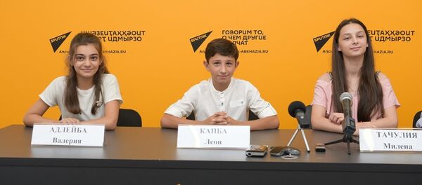 Валерия Адлейба и участники проекта - Ты супер! Танцы Валерия Адлейба и участники проекта - Ты супер! Танцы - Sputnik Абхазия