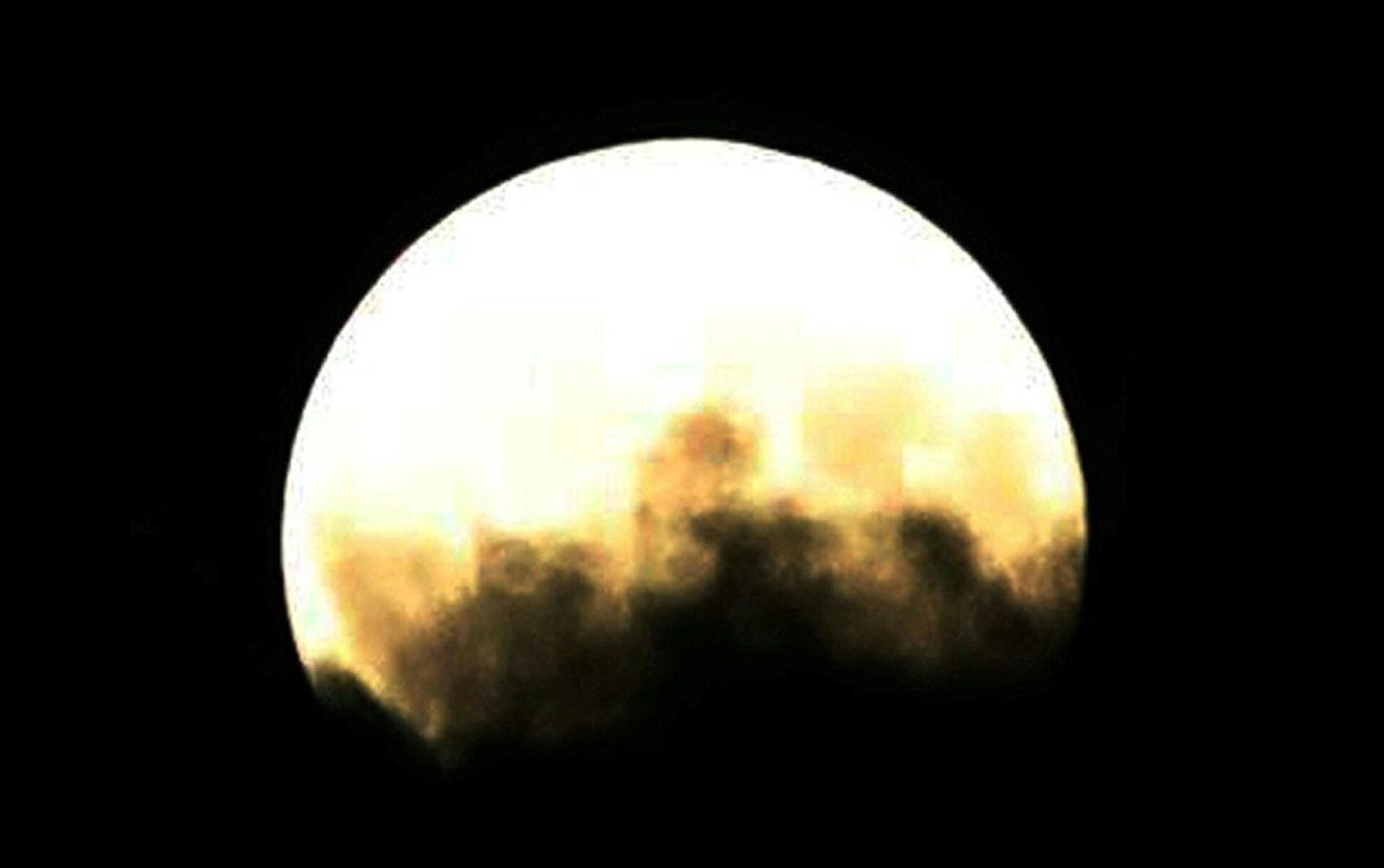 Луна 22 серию. Лунное затмение 7 августа 2017 фото.