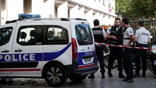 Полиция в западном пригороде Парижа Левалуа-Перре где были ранены французские солдаты - Sputnik Абхазия
