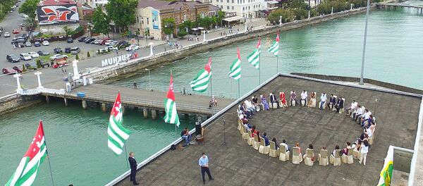 Встреча Инала Ардзинба с молодежью - Sputnik Абхазия