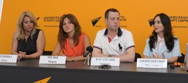 Пресс-конференция об итогах ежегодного благотворительного концерта классической музыки - Sputnik Абхазия