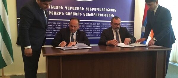 МИД Абхазии и Республики Арцах подписали Меморандум о взаимопонимании МИД Абхазии и Республики Арцах подписали Меморандум о взаимопонимании - Sputnik Абхазия