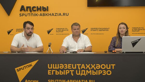 Подписание соглашения между гильдией отельеров Абхазии и Общественной палаты Свердловской области - Sputnik Абхазия