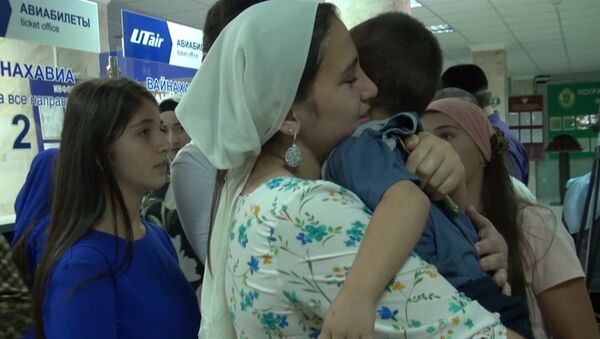 Возвращение детей из Ирака в Грозный - Sputnik Абхазия