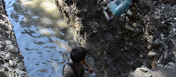 Труба зовет: как восстанавливают канализацию в Сухуме Труба зовет: как восстанавливают канализацию в Сухуме - Sputnik Абхазия