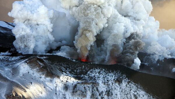 Извержение вулкана на Камчатке. Архивное фото - Sputnik Абхазия