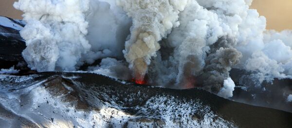 Извержение вулкана на Камчатке. Архивное фото - Sputnik Абхазия