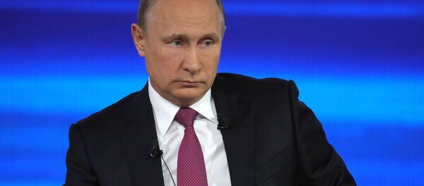 Прямая линия с президентом РФ В. Путиным Прямая линия с президентом РФ В. Путиным - Sputnik Абхазия