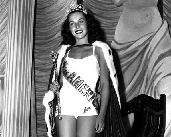 Мисс Америка 1945 года Бесс Майерсон - Sputnik Абхазия