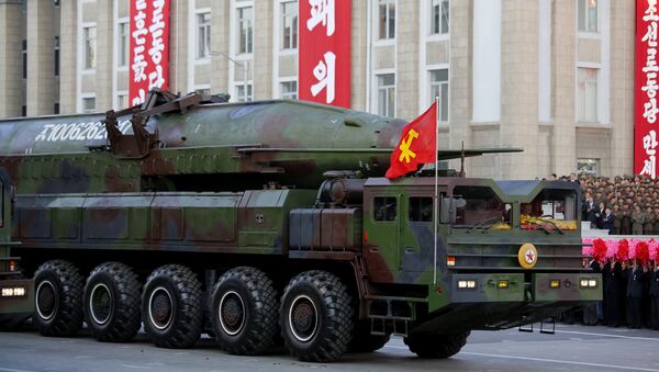 Баллистические ракеты на параде в Пхеньяне. Северная Корея - Sputnik Абхазия