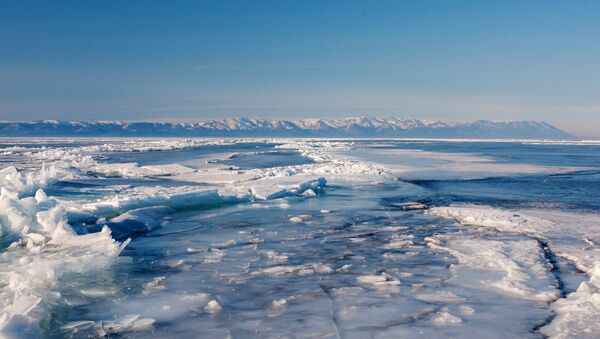 Замерзшее озеро, архивное фото - Sputnik Абхазия