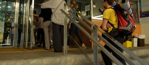 Каталонцы идут в школу - Sputnik Абхазия