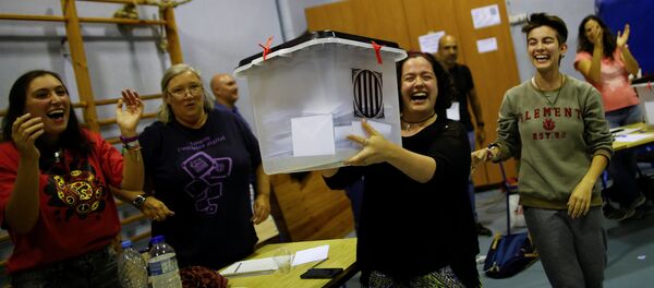 Избирательный участок на референдуме в Каталонии Избирательный участок на референдуме в Каталонии - Sputnik Абхазия