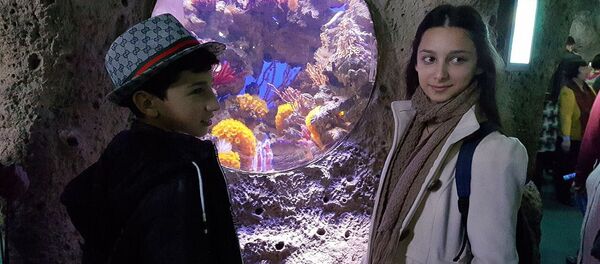 Прогулка Леона и Милены по Москве - Sputnik Аҧсны