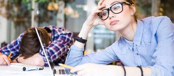 Уставшие офисные работники Уставшие офисные работники - Sputnik Абхазия