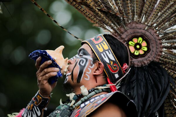 Участник фестиваля Indigenous Peoples' Day в Нью-Йорке - Sputnik Абхазия
