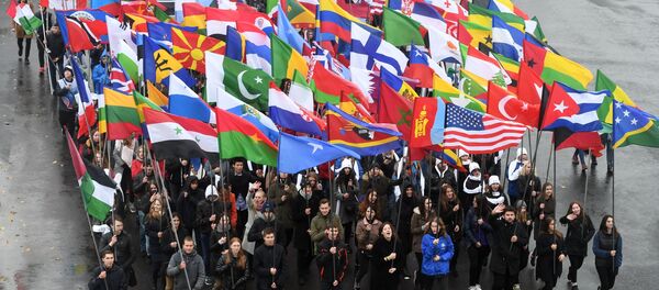 Карнавальное шествие в рамках XIX Всемирного фестиваля молодежи и студенчества - Sputnik Абхазия