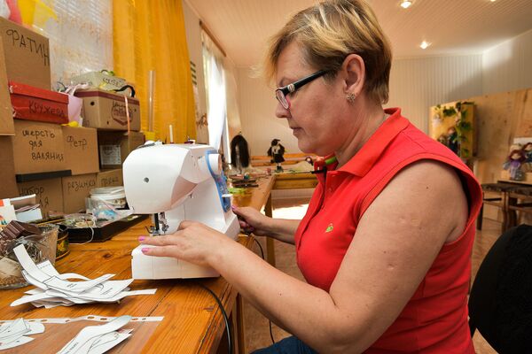 Изготовление кукл Тильда, дизайнер Ольга Кварчия - Sputnik Абхазия