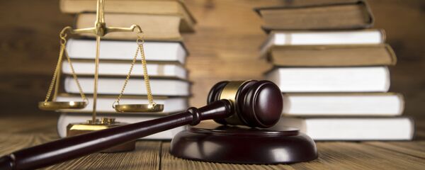 Судебный молоток и весы правосудия Судебный молоток и весы правосудия - Sputnik Аҧсны