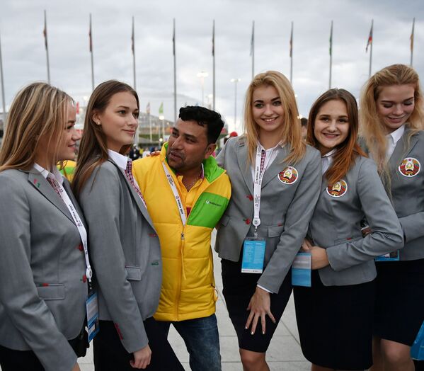 Участники XIX Всемирного фестиваля молодежи и студентов в Сочи - Sputnik Абхазия