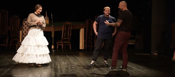 Разбудить спящие смыслы: как РУСДРАМ готовится к премьере Ревизора - Sputnik Абхазия