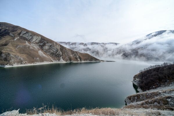 Высокогорное озеро Кезеной-Ам в Веденскеом районе Чеченской республики - Sputnik Абхазия