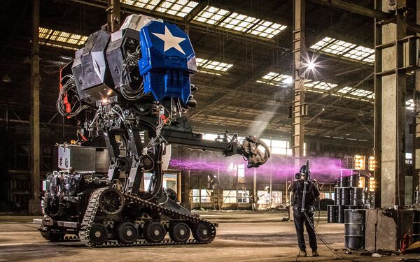 Робот Eagle Prime компании MegaBots, производящей гигантских управляемых борющихся роботов - Sputnik Абхазия