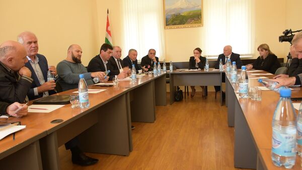 Остановите!: какие варианты борьбы с вредителями прозвучали в Общественной палате - Sputnik Абхазия