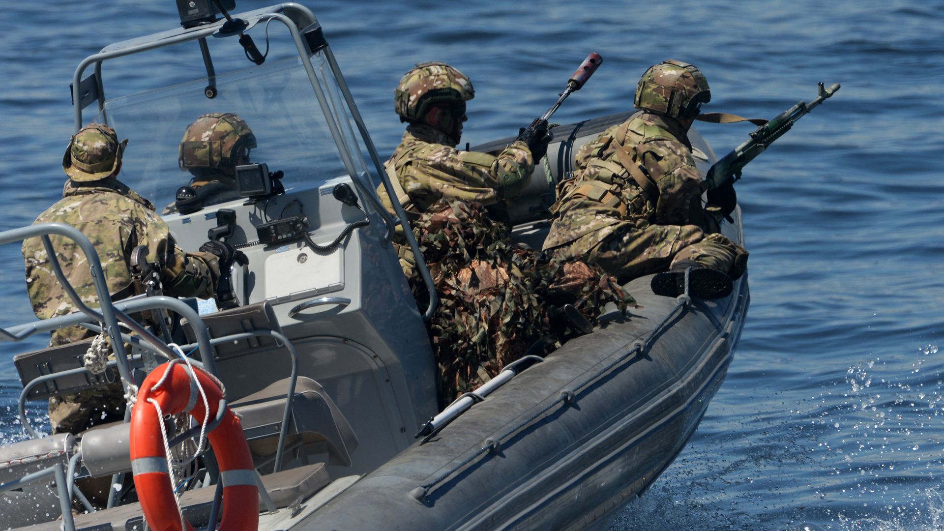 Генеральная репетиция военно-морского парада ко дню ВМФ во Владивостоке Генеральная репетиция военно-морского парада ко дню ВМФ во Владивостоке - Sputnik Абхазия, 1920, 20.07.2026