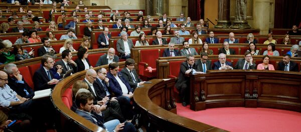 Парламент Каталонии обсудил ответные меры на действия Мадрида Парламент Каталонии обсудил ответные меры на действия Мадрида - Sputnik Абхазия