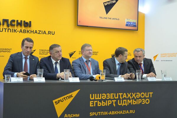 Пресс конференция посвященная VIII Абхазо-российскому деловому форуму - Sputnik Абхазия