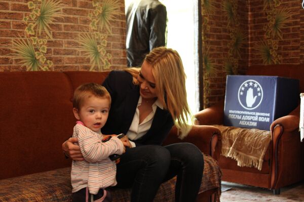 Победительница конкурсов Мисс России и Мисс Мира Ксения Сухинова вступила в ряды благотворительного движения Послы доброй воли Абхазии Победительница конкурсов Мисс России и Мисс Мира Ксения Сухинова вступила в ряды благотворительного движения Послы доброй воли Абхазии - Sputnik Абхазия