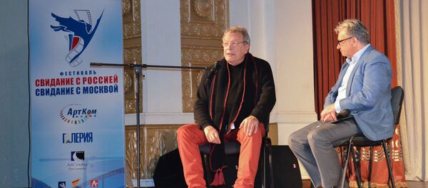 Творческий вечер Виктора Ерофеева в сухумской филармонии Творческий вечер Виктора Ерофеева в сухумской филармонии - Sputnik Абхазия