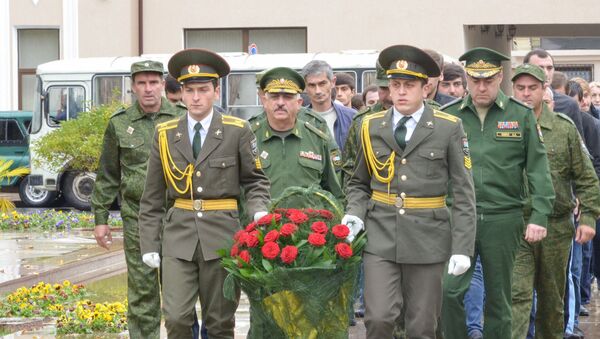 Призывники Абхазии почтили память погибших в грузино-абхазской войне - Sputnik Аҧсны