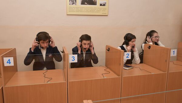 Запуск лингафонного кабинета в 10 школе - Sputnik Абхазия
