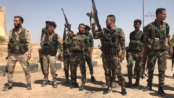 Сирийские войска прорвали кольцо окружения на главном южном въезде в Дейр-эз-Зор - Sputnik Абхазия