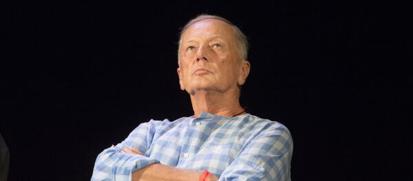 Празднование дня рождения поэта Евгения Евтушенко Празднование дня рождения поэта Евгения Евтушенко - Sputnik Абхазия