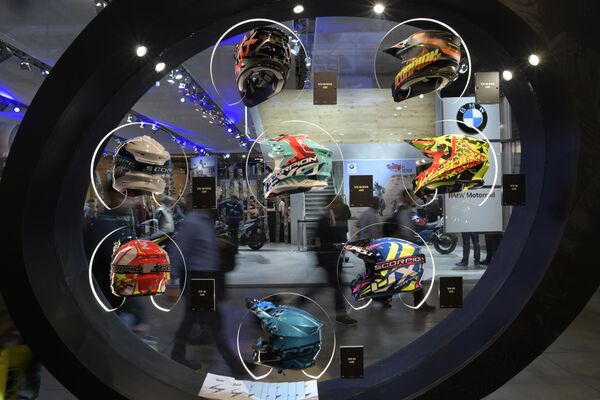 Мотоциклетные шлемы на международной выставке мотоспорта EICMA MOTO в Милане - Sputnik Абхазия