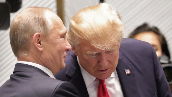 Президент РФ Владимир Путин и президент США Дональд Трамп - Sputnik Абхазия