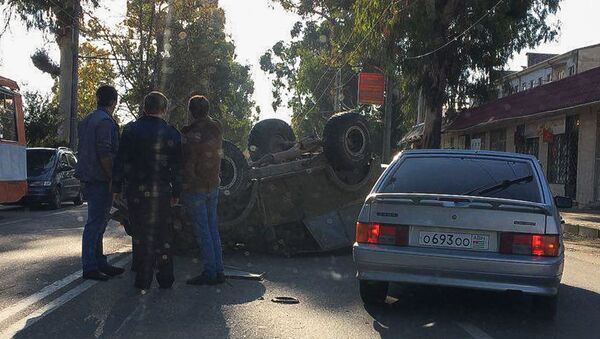Авария в районе поворота на старый поселок - Sputnik Абхазия