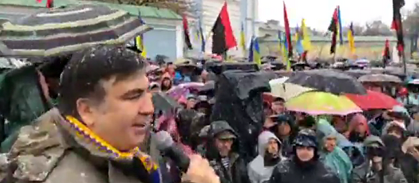 В Киеве сторонники Саакашвили собрались на марш за импичмент Порошенко - Sputnik Абхазия