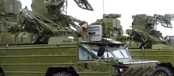 Тренировки пешей и механизированной колонн парадного расчета в Самаре Тренировки пешей и механизированной колонн парадного расчета в Самаре - Sputnik Абхазия