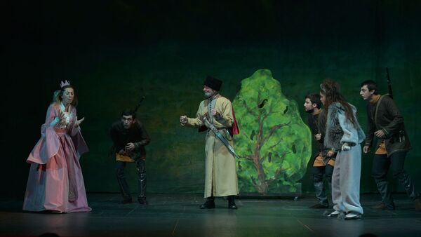 Дракон и танцующий кот: чем Абхазский драмтеатр удивлял юного зрителя - Sputnik Абхазия