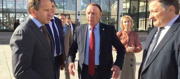 Визит Льва Кузнецова в АГУ Визит Льва Кузнецова в АГУ - Sputnik Абхазия