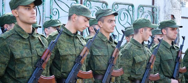 Новобранцы абхазской армии прошли курс молодого бойца Новобранцы абхазской армии прошли курс молодого бойца - Sputnik Абхазия